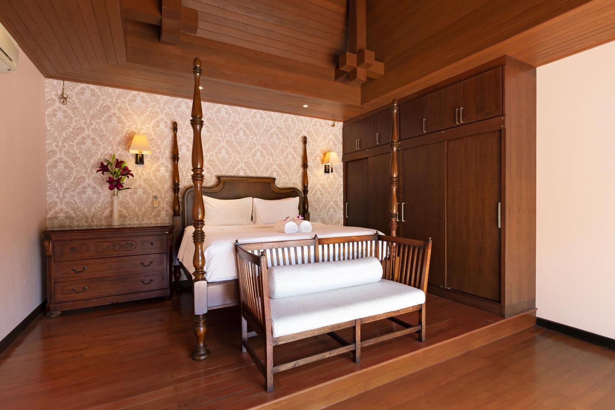 Extraordinary Courtyard 6Br Pool Villa Sri Suri, Naiharn Rawai المظهر الخارجي الصورة